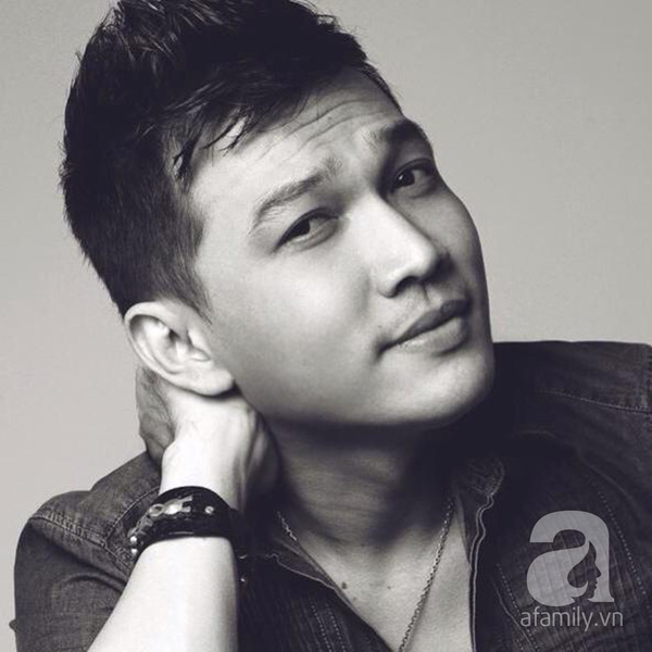 Chủ nh&acirc;n của status g&acirc;y b&atilde;o l&agrave; một người đ&agrave;n &ocirc;ng điển trai.