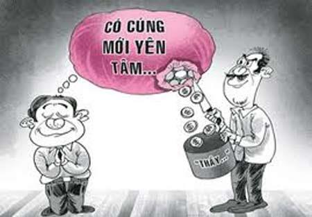 
Cô mệt mỏi khi luôn phải chứng kiến cảnh mẹ chồng cùng mấy bà hàng xóm rót tiền vào bói toán. (Ảnh minh họa)
