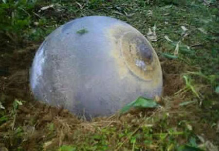 Vật thể lạ không xác định phát hiện ở Tuyên Quang. Ảnh: Pháp luật TPHCM