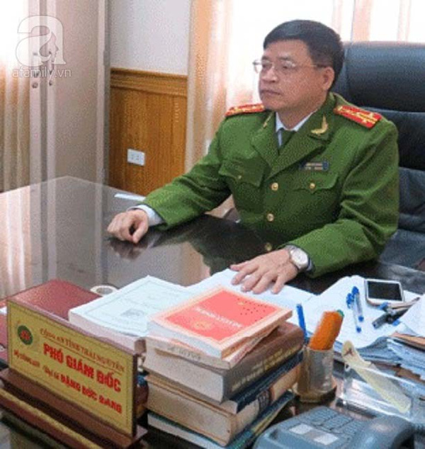 Đại t&aacute; Đặng Đức Đang trao đổi về sự việc.