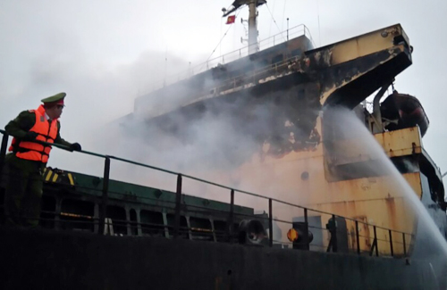 18 thuyền viên trên tàu may mắn được cứu nạn kịp thời. Ảnh: Vietnam MRCC