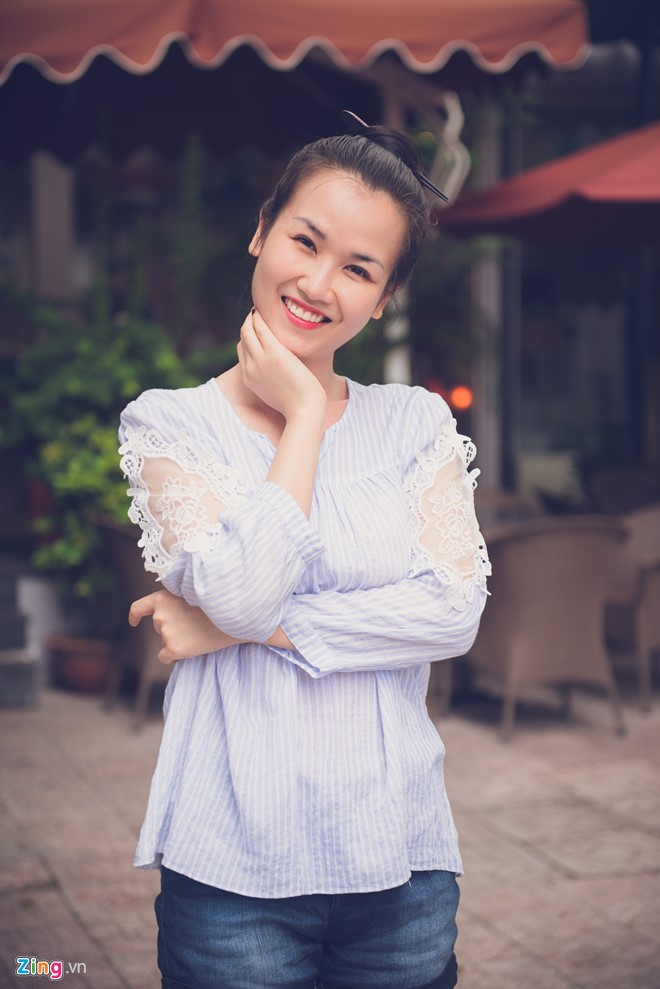 Nữ ca sĩ sinh năm 1990 muốn theo đuổi con đường của thầy giáo Tạ Minh Tâm. Ảnh: Nguyễn Bá Ngọc