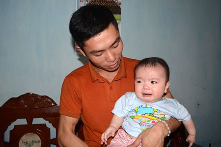 Đứa con kh&aacute;u khỉnh của vợ chồng H&ograve;a - Giang