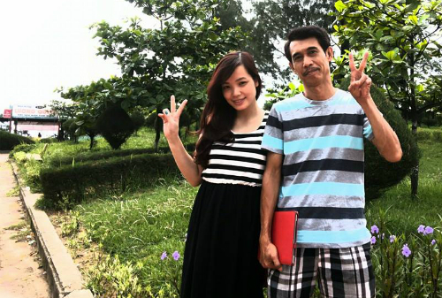 Nghệ sĩ Phú Đôn và người vợ kém anh 25 tuổi.