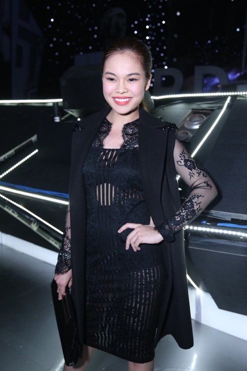 Giang Hồng Ngọc gợi cảm đi xem The Remix 2016.