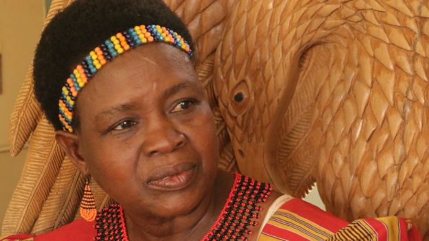 
Theresa Kachindamoto, một quan chức Malawi phản đối hủ tục thanh tẩy
