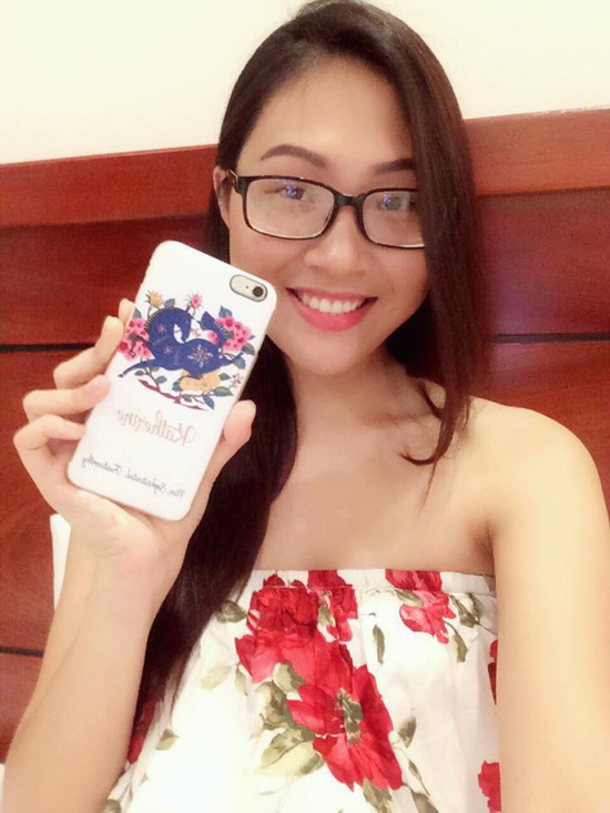 
Trương Diệu Ngọc cũng giống nhiều cô gái trẻ khác, có sở thích selfie để đăng Facebook.
