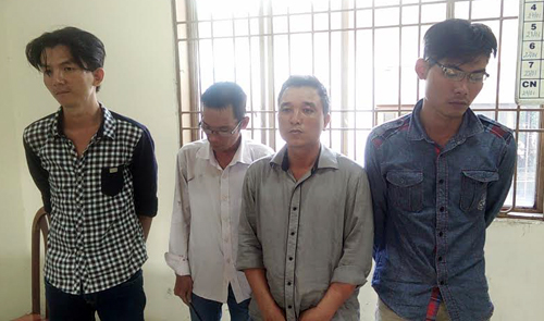 4 t&ecirc;n đồng phạm bị bắt. Ảnh:&nbsp;Quốc Thắng.