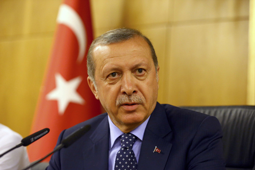 Tổng thống Erdogan phát biểu sau cuộc đảo chính. Ảnh: Reuters