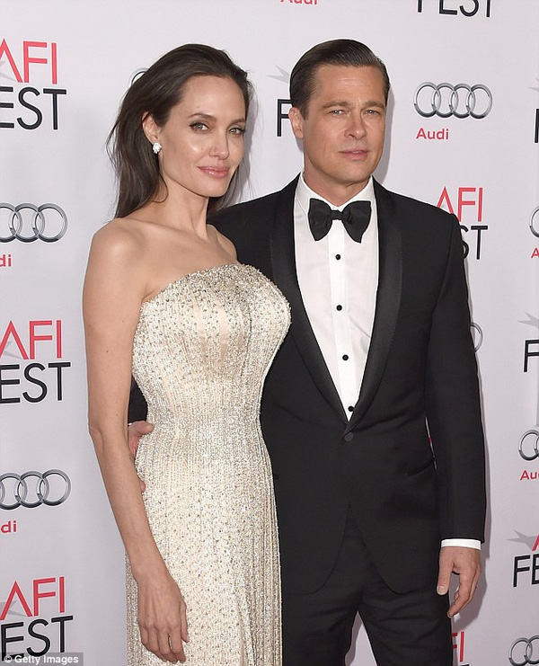 
Vợ chồng Angelina Jolie đã quá quen với những tin đồn nên họ chọn giải pháp im lặng.
