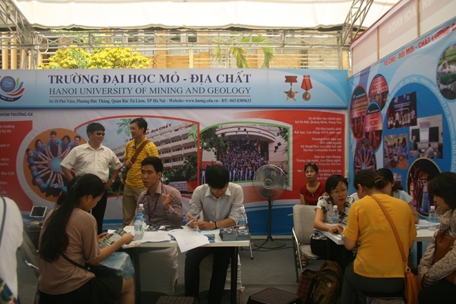 Các trường ĐH  tư vấn về cách thức xét tuyển ĐH, CĐ năm 2016 cho thí sinh Hà Nội.