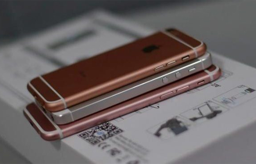 
Theo Beep, iPhone SE bằng iPhone 5s nhưng có kiểu dáng giống iPhone 6s.
