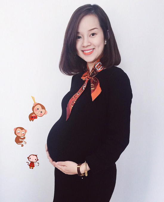 Khánh Ly chia sẻ với bạn bè cô sẽ sinh vào tháng 4 tới.