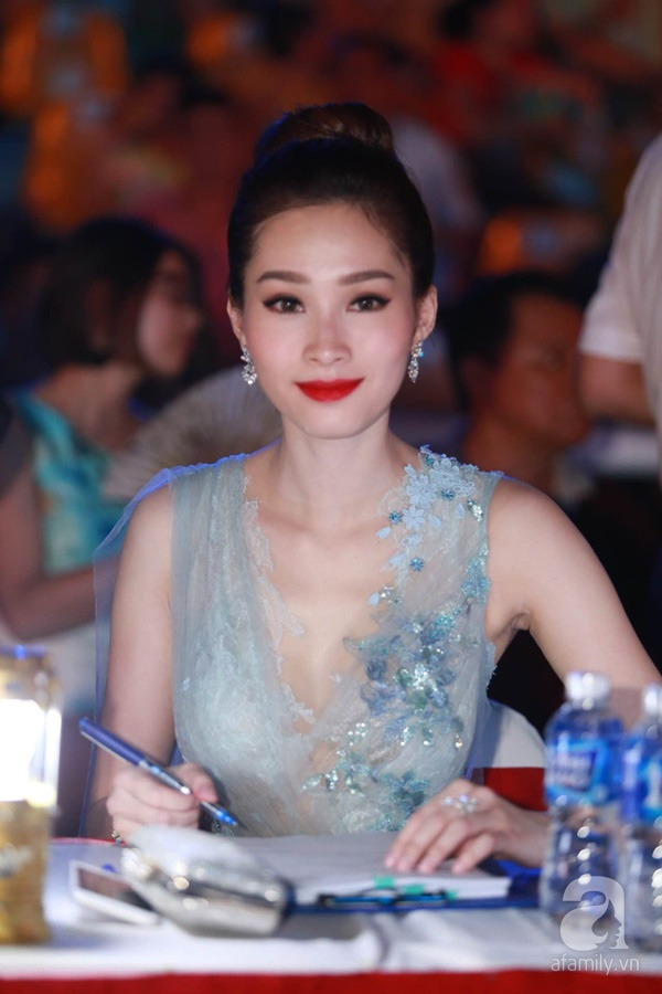 
Hoa hậu Thu Thảo là thành viên của ban giám khảo Hoa hậu Việt Nam 2016.
