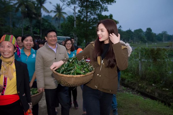 Hoa hậu Kỳ Duyên nhận được nhiều thiện cảm khi tích cực tham gia các hoạt động thiện nguyện