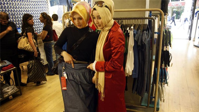 
Các trung tâm mua sắm với mặt hàng dành cho phụ nữ Hồi giáo.
