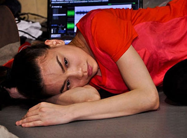 
Hồ Ngọc Hà lộ gương mặt mệt mỏi ngay sau liveshow Hồ Ngọc Hà live concert, sau đó cô phải nhập viện vì kiệt sức.
