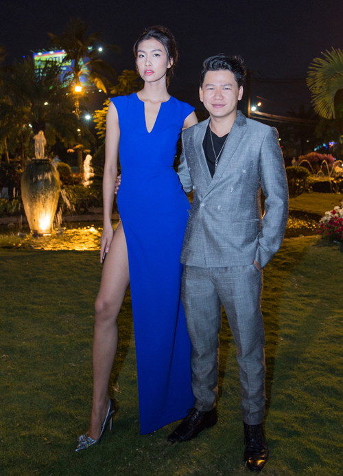 Nhà thiết kế Hoàng Minh Hà vui vẻ hội ngộ quán quân Vietnams Next Top Model 2014 Nguyễn Oanh.