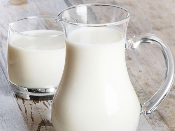 Sữa và các sản phẩm từ sữa dễ sinh nhiệt, vì vậy chúng nên được hạn chế tiêu thụ vào mùa hè.