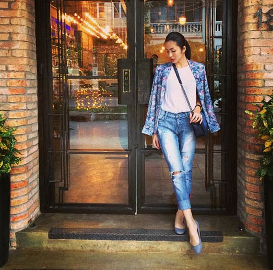 Gu thời trang phố của H&agrave; Tăng đẳng cấp hơn khi c&ocirc; sử dụng t&uacute;i Chanel Boy.&nbsp;T&uacute;i c&oacute; gi&aacute; khoảng 125 triệu đồng.