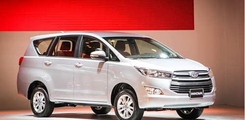 
Toyota Innova thế hệ thứ 2 có giá bán đến 1 tỷ đồng cho bản 2.0V
