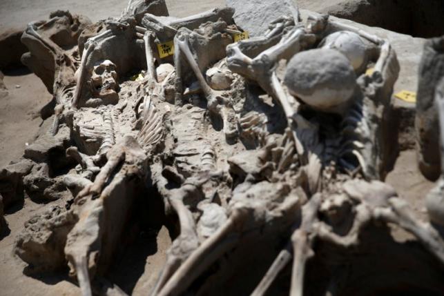 
80 bộ xương được tìm thấy tại nghĩa địa cổ đại Falyron Delta
