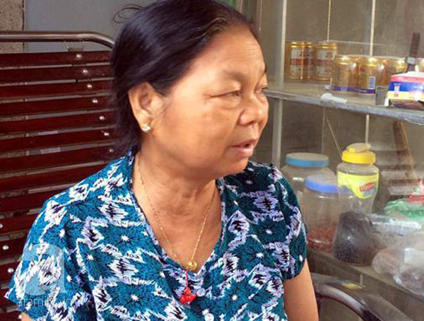 
Bà Nguyễn Thị Bài kể lại sự việc cho PV.
