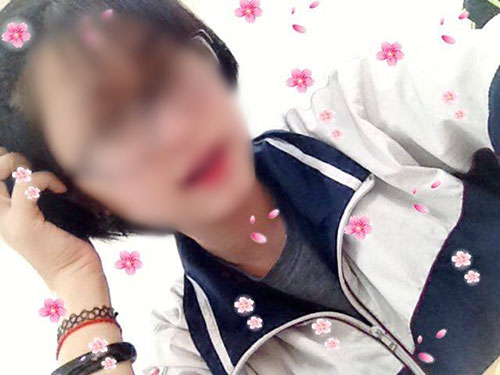 H&igrave;nh ảnh xinh đẹp của nữ sinh T.L khi c&ograve;n song.