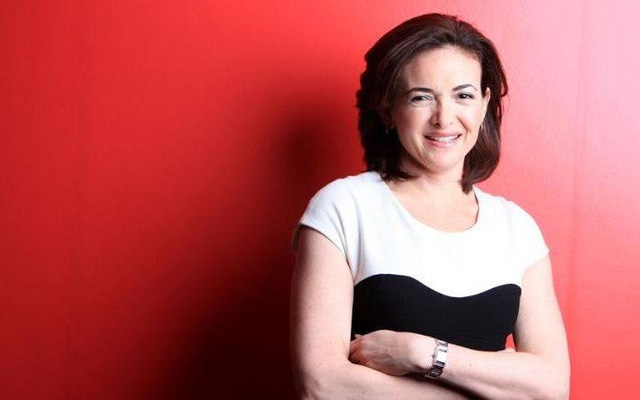 
Sheryl Sandberg, xếp vị trí thứ 7, là Giám đốc điều hành hoạt động (COO) của Facebook và là người phụ nữ đầu tiên có mặt trong ban điều hành của công ty này. Trước đó, bà là phó chủ tịch tại Google và chánh văn phòng cho Bộ trưởng Tài chính Larry Summers.
