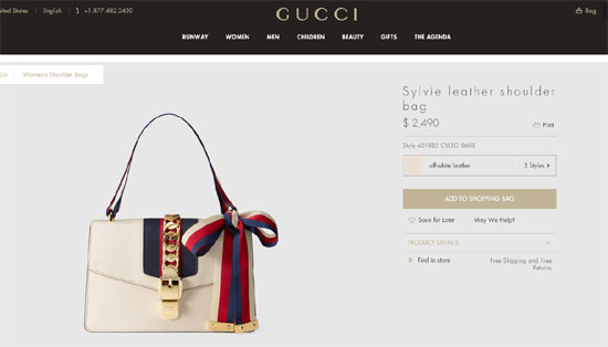 Cùng với đó, cô kết hợp thêm chiếc túi thắt nơ của cùng hiệu Gucci mang tên Sylvie. Chiếc túi được bán với giá 2.490 đô la Mỹ (khoảng 55 triệu đồng).