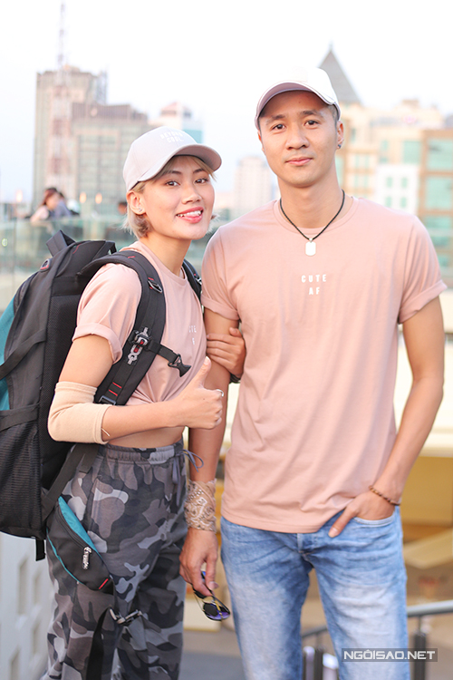 Người mẫu Anh Tuấn và stylist Pông Chuẩn kết hợp thành đội nâu.