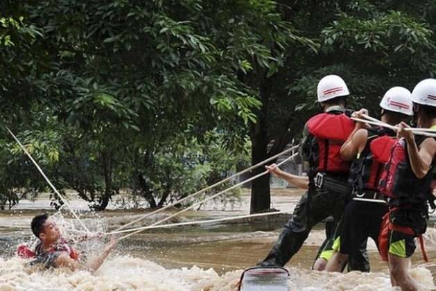 
Lực lượng cứu hộ đã tìm thấy thi thể 3 em sinh viên tình nguyện. Ảnh minh hoạ
