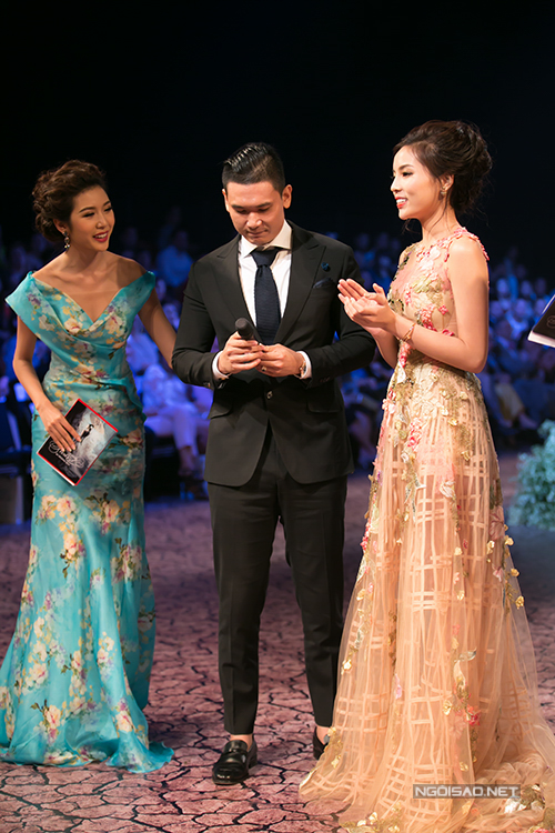 
Trang phục của Hoa hậu Việt Nam 2014 được một vị doanh nhân trẻ mua với giá 7.000 USD.
