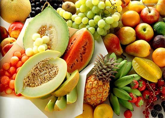 
Hoa quả và đồ ăn thức uống mát rất cần bổ sung vitamin cho sĩ tử mùa thi. Ảnh minh họa.

