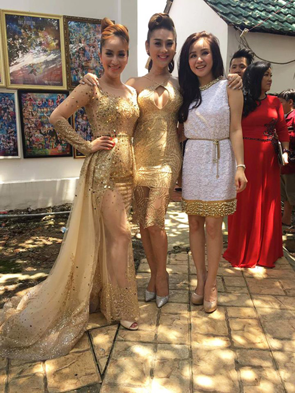 
Ba nữ nghệ sĩ đã đến tham gia đám cưới của MC Thanh Bạch.
