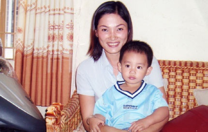 Vợ và con trai Tấn Beo hồi nhỏ
