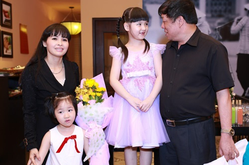 Gia đình ca sĩ Trang Nhung (ảnh nhân vật cung cấp).
