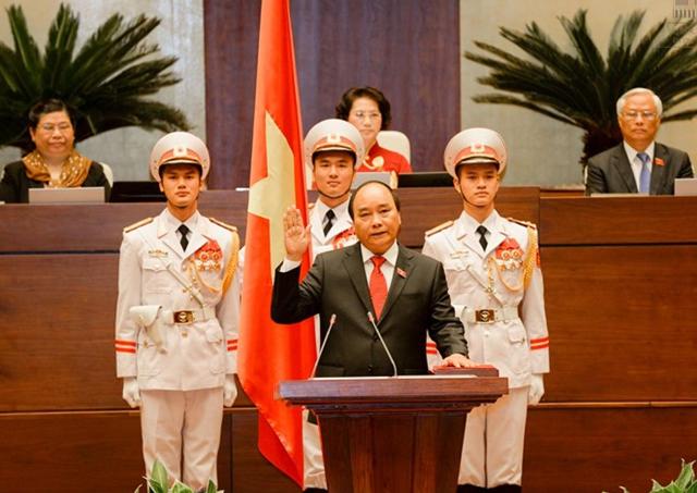 Tân Thủ tướng Nguyễn Xuân Phúc tuyên thệ nhậm chức. Ảnh: Q.H