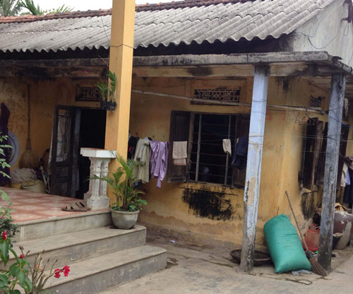 
Căn nh&agrave; b&agrave; Cam đang sinh sống
