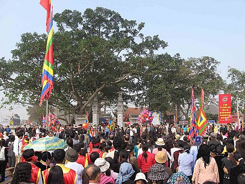 
Lễ hội Đền Ngô Quyền(phường Nam Hải, Hải An,Hải Phòng) được diễn ra từ 14- 16 tháng Giêng hàng năm
