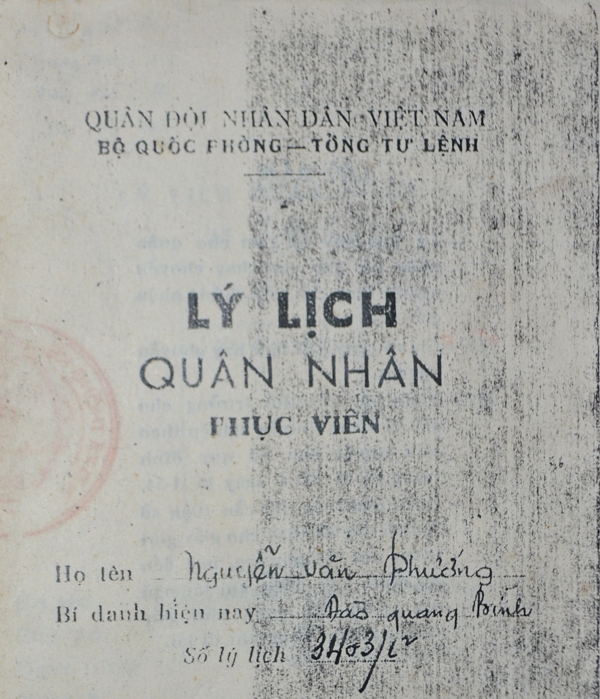 
Lý lịch quân nhân cụ Nguyễn Văn Phướng. Ảnh: Đ.Tuỳ
