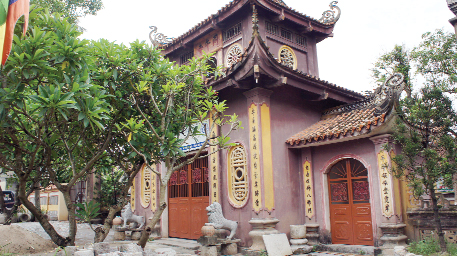 Tam quan chùa Đồng Ngọ.