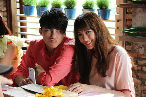 
Hari Won gây ấn tượng với khán giả bằng vai diễn bạn gái của Sơn Tùng trong phim Chàng trai năm ấy.
