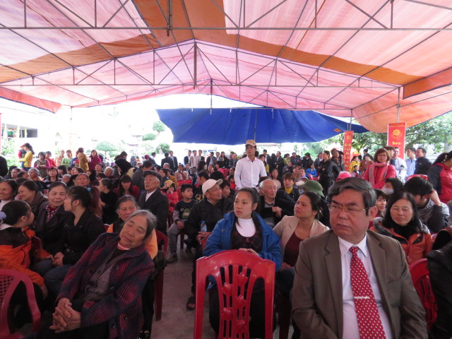 Hàng ngàn người dân về dự lễ hội Minh thề