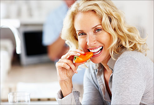 Theo kết quả nghi&ecirc;n cứu của Kalsec: trong 5 người th&igrave; c&oacute; 2 người nhất tr&iacute; m&oacute;n ăn cay sẽ ngon miệng hơn