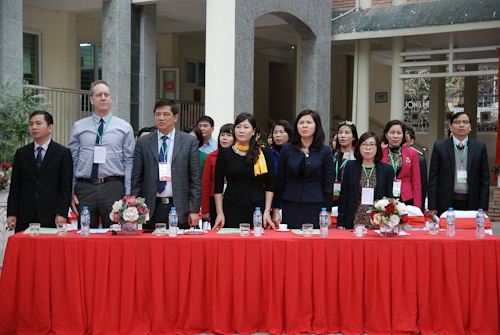 Đại diện Lãnh đạo Sở GD&ĐT HN và Language Link Việt Nam - Hai đơn vị tổ chức cuộc thi