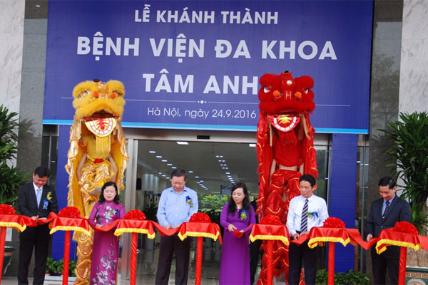 
Lễ cắt băng khánh thành Bệnh viện đa khoa Tâm Anh ngày 24/9.
