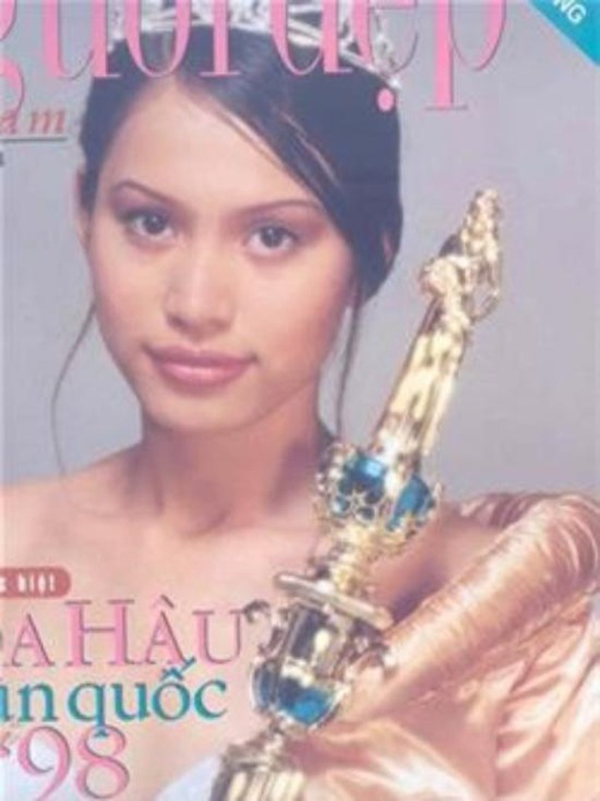 
Nhan sắc lúc đăng quang Hoa hậu Việt Nam năm 1998 của Hoa hậu Ngọc Khánh.
