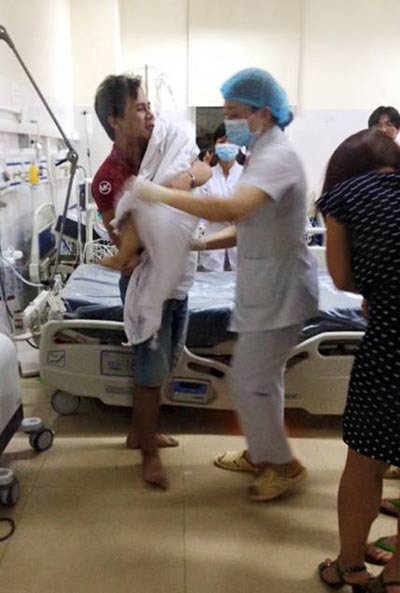 Cháu bé 3 tuổi bị tử vong do hóc hạt nhãn tại bệnh viện A Thái Nguyên. Ảnh FB Bích Beo.