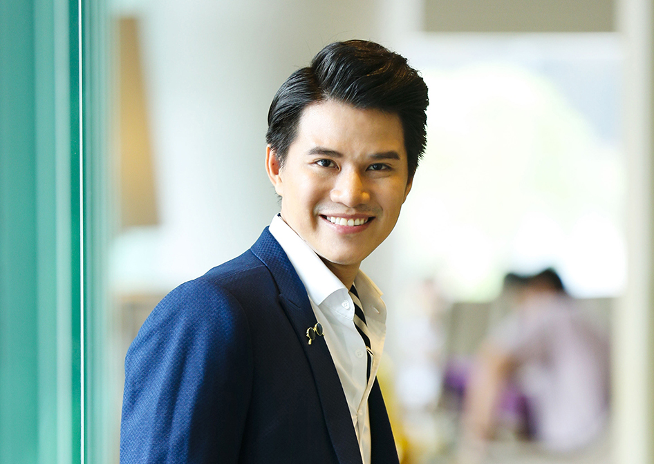 MC Vũ Mạnh Cường thường xuy&ecirc;n dẫn c&aacute;c chương tr&igrave;nh truyền h&igrave;nh trực tiếp tr&ecirc;n s&oacute;ng HTV, nhưng đ&acirc;y l&agrave; lần đầu ti&ecirc;n anh đảm nhận vai tr&ograve; MC của cuộc thi Hoa hậu Việt Nam.